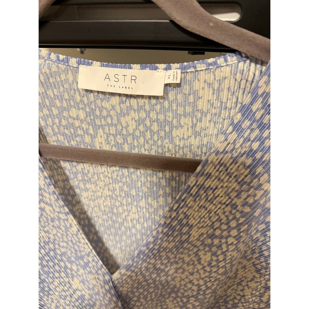 Astr The Label Blue & White Crop Top Size XL - Picture 2 of 5